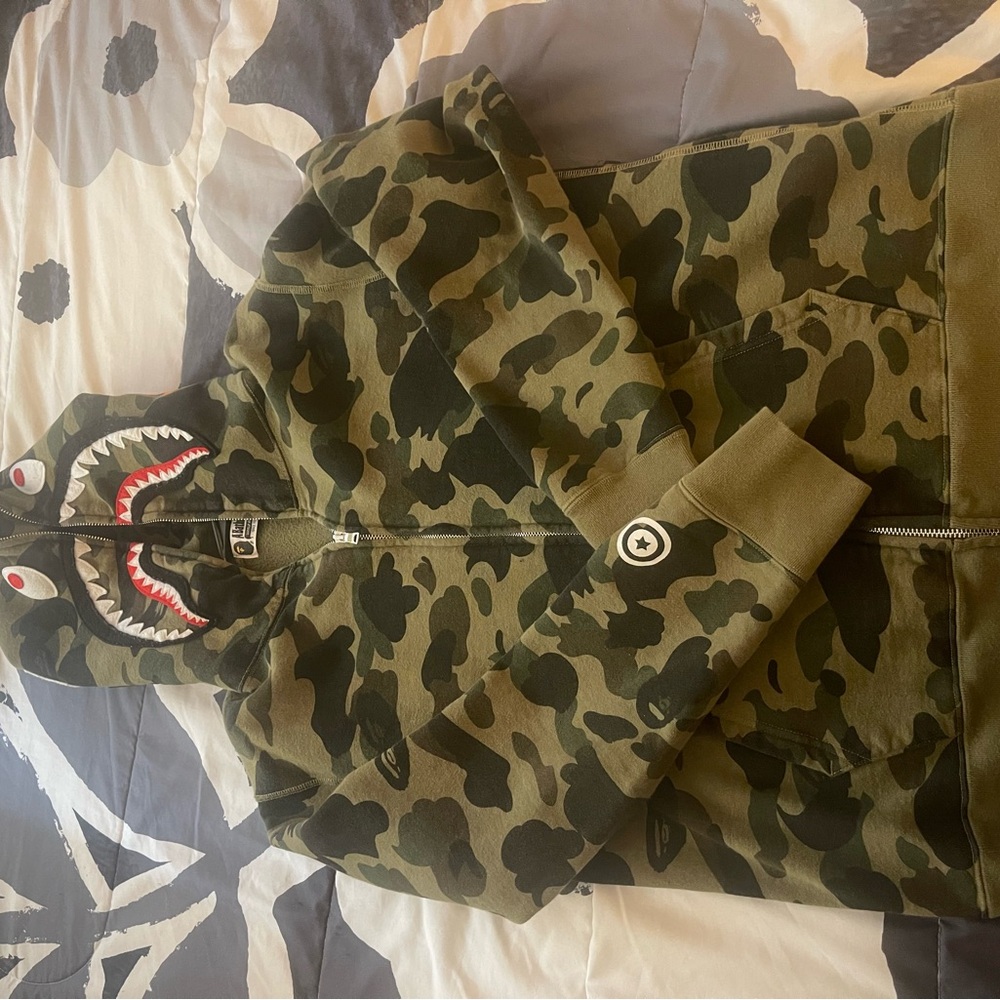 Authentic! Bape hoodie for sale only wore once